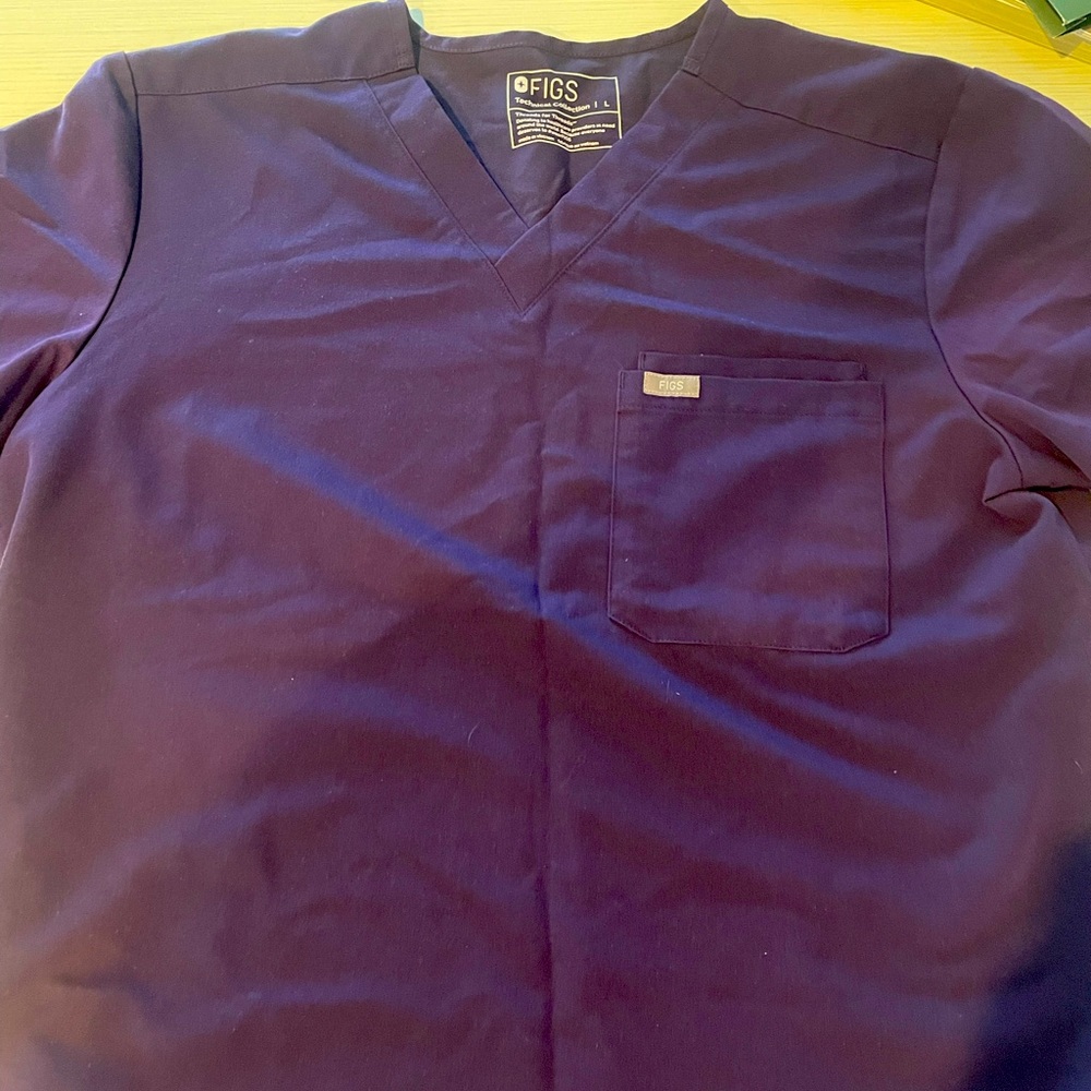 Men’s Figs Scrub Top M Purple Jam